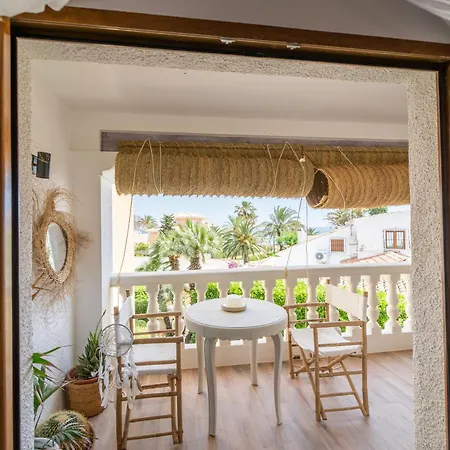 Primera Linea Playa Apartment Platja de Larenal
